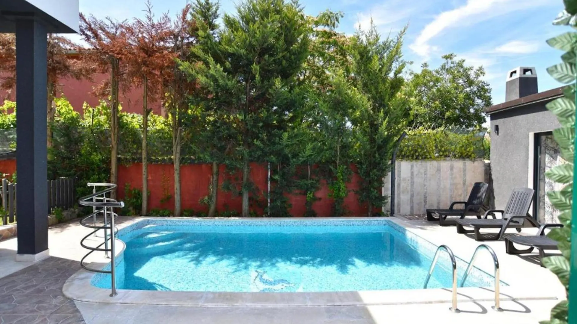 Cozy Apartment With Shared Pool Valbandon